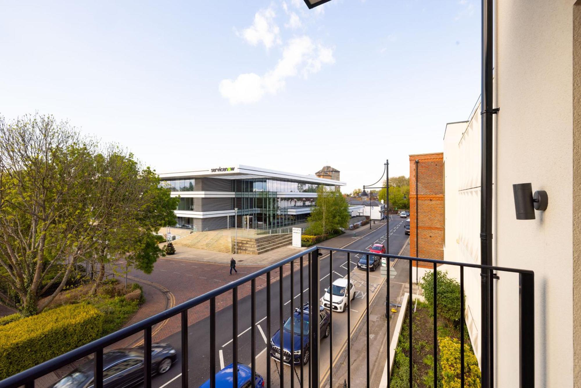 Charles Hope Staines Riverside Luaran gambar